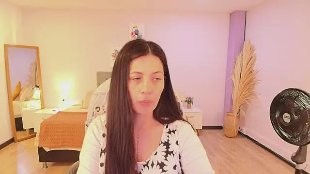 Emma Brown 0 online show from 07-20-26, 12:18