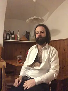 Snapshot of lostile8 chatting on 02-13-25, 04:07 lostile8 online show from 02-13-25, 04:07