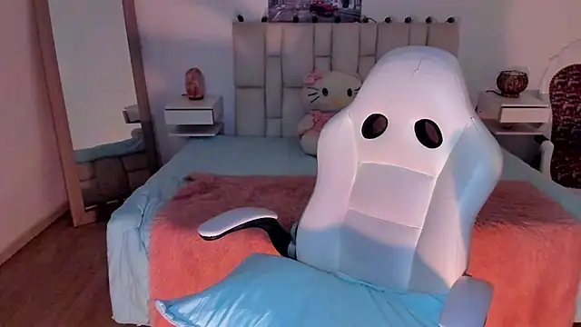 zoe turnner 18 online show from 10-06-25, 11:40