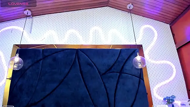 LARISSAEVANS online show from 02-20-25, 03:30