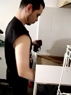 Snapshot of Gasparin32 chatting on 02-07-26, 12:14 Gasparin32 online show from 02-07-26, 12:14