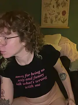 Snapshot of alt_cutie chatting on 02-19-25, 11:36 alt cutie online show from 02-19-25, 11:36