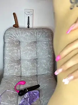 Snapshot of _Luuna chatting on 11-13-25, 03:55 Luuna online show from 11-13-25, 03:55