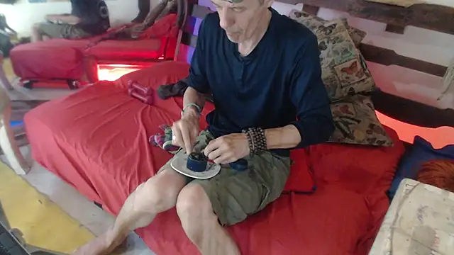 laye19 online show from 02-13-25, 04:07