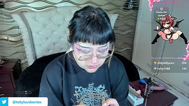 toky doll online show from 12-10-24, 12:06