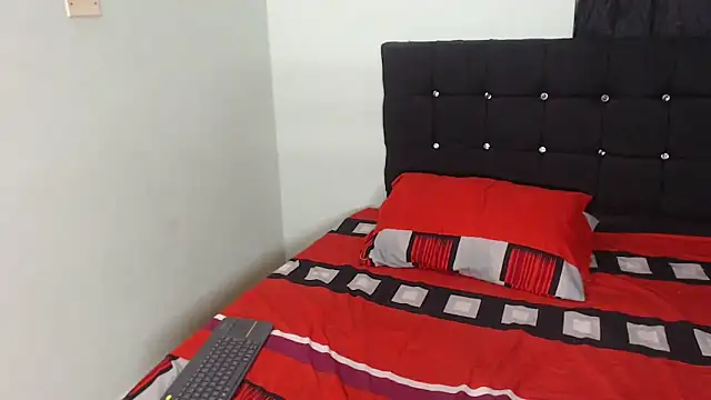 Snapshot of caroline_steven05 chatting on 11-04-25, 05:17 caroline steven05 online show from 11-04-25, 05:17