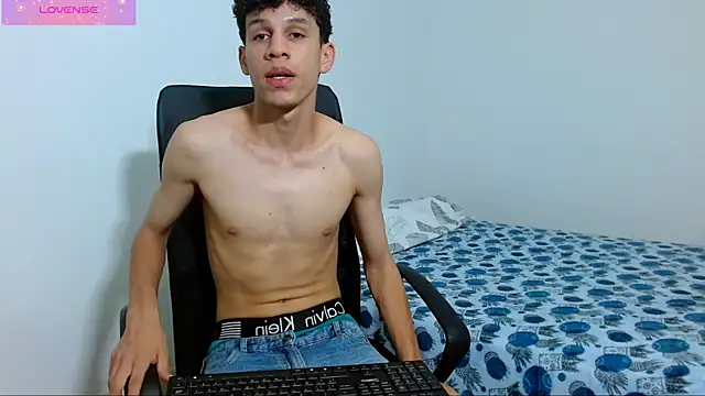 Snapshot of jeff_ross chatting on 03-13-25, 06:45 jeff ross online show from 03-13-25, 06:45