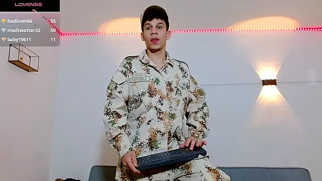 Snapshot of jeff_ross chatting on 11-25-25, 11:32 jeff ross online show from 11-25-25, 11:32