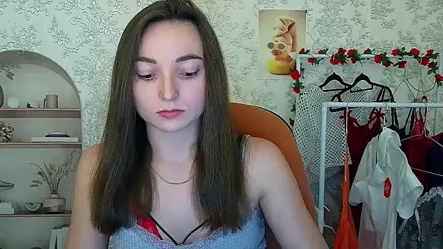  Barbie Kiss  online show from 11-14-25, 06:28