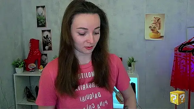  Barbie Kiss  online show from 04-25-26, 10:18