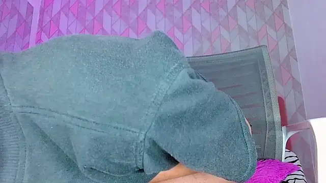 Snapshot of angelyy_02 chatting on 12-11-24, 03:56 angelyy 02 online show from 12-11-24, 03:56