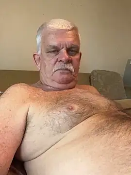Snapshot of Silver1959 chatting on 06-05-26, 08:03 Silver1959 online show from 06-05-26, 08:03