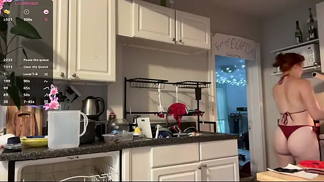 Aria Fields online show from 09-30-25, 03:39