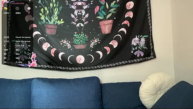 Aria Fields online show from 11-04-25, 05:23