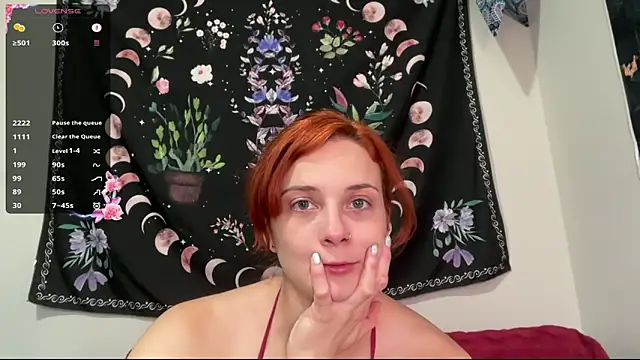 Aria Fields online show from 12-18-25, 03:29