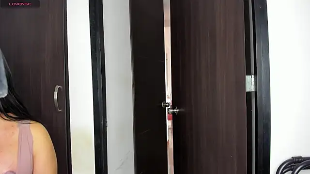 emily huddson  online show from 02-01-25, 07:34