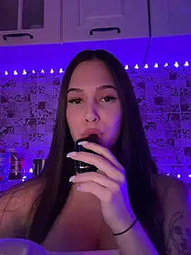 Snapshot of EricaWalls chatting on 01-18-25, 03:20 EricaWalls online show from 01-18-25, 03:20