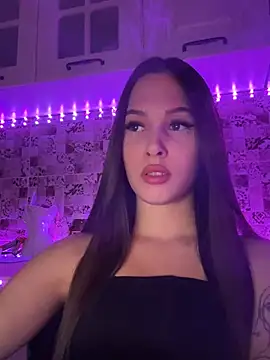 Snapshot of EricaWalls chatting on 02-11-25, 01:41 EricaWalls online show from 02-11-25, 01:41