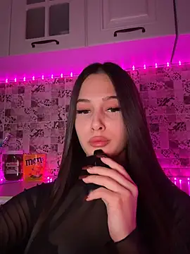 Snapshot of EricaWalls chatting on 02-18-25, 01:43 EricaWalls online show from 02-18-25, 01:43