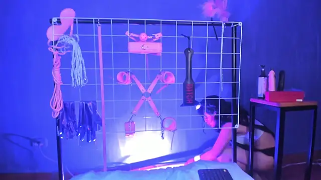 Snapshot of vanelope11 chatting on 02-12-25, 07:35 vanelope11 online show from 02-12-25, 07:35