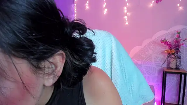 Snapshot of vanelope11 chatting on 02-15-25, 10:21 vanelope11 online show from 02-15-25, 10:21