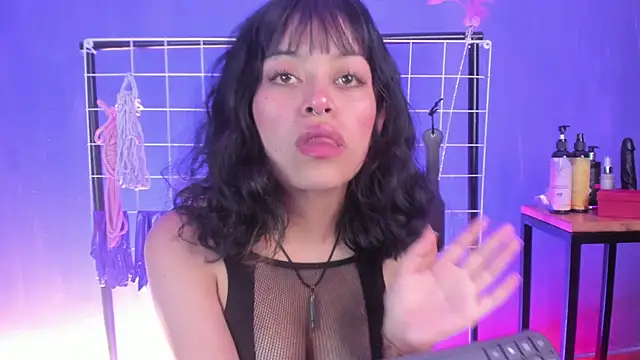 Snapshot of vanelope11 chatting on 02-20-25, 10:26 vanelope11 online show from 02-20-25, 10:26