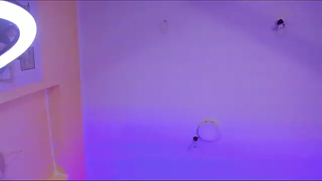 Snapshot of vanelope11 chatting on 02-23-25, 02:35 vanelope11 online show from 02-23-25, 02:35