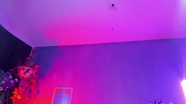 Snapshot of vanelope11 chatting on 03-18-25, 09:53 vanelope11 online show from 03-18-25, 09:53