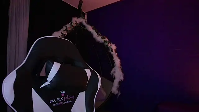 Snapshot of vanelope11 chatting on 09-21-25, 02:57 vanelope11 online show from 09-21-25, 02:57