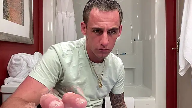 Snapshot of PeytonJohnn chatting on 09-27-25, 05:45 PeytonJohnn online show from 09-27-25, 05:45