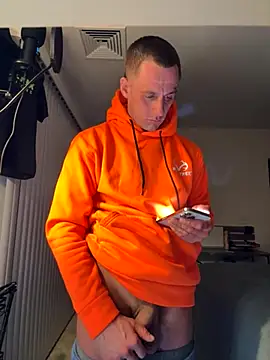 Snapshot of PeytonJohnn chatting on 10-22-25, 04:24 PeytonJohnn online show from 10-22-25, 04:24