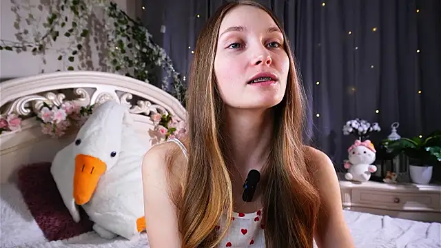 Snapshot of MonaEldon chatting on 03-10-26, 03:00 MonaEldon online show from 03-10-26, 03:00