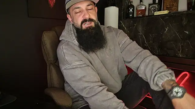 Snapshot of axxelrich_ chatting on 12-16-25, 04:50 axxelrich online show from 12-16-25, 04:50