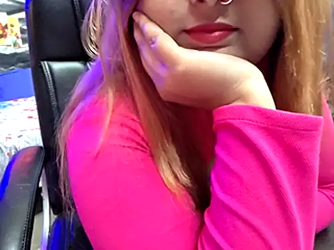 Snapshot of Naughty_Neha_ chatting on 11-21-25, 04:38 Naughty Neha online show from 11-21-25, 04:38