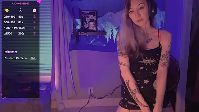 Snapshot of lovelylucyy chatting on 01-03-25, 03:16 lovelylucyy online show from 01-03-25, 03:16