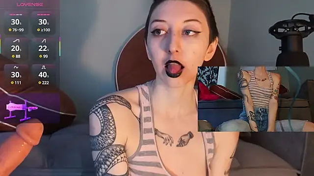 Snapshot of lovelylucyy chatting on 03-13-25, 09:16 lovelylucyy online show from 03-13-25, 09:16