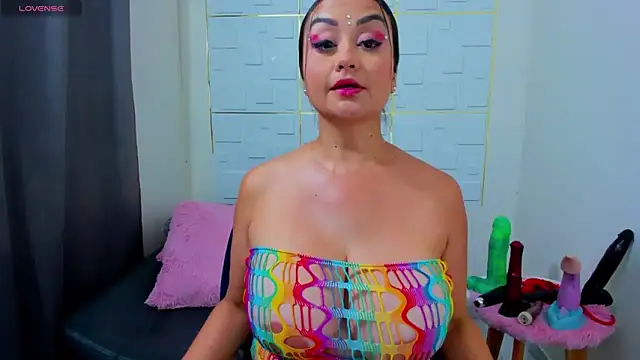 Snapshot of IsaSixty9 chatting on 12-17-24, 07:04 IsaSixty9 online show from 12-17-24, 07:04