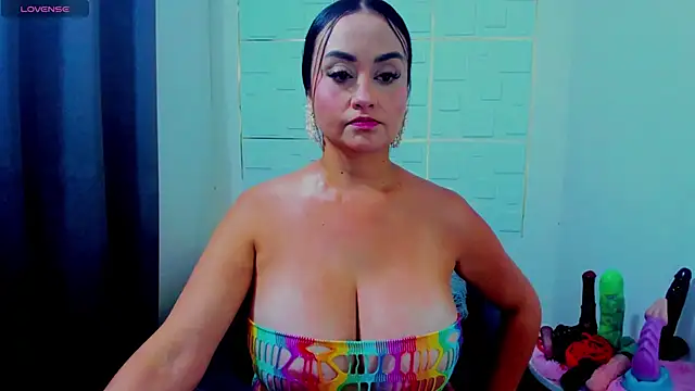 Snapshot of IsaSixty9 chatting on 03-08-25, 12:09 IsaSixty9 online show from 03-08-25, 12:09