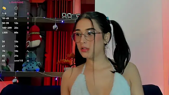 Snapshot of Charlotte_greys chatting on 12-11-24, 12:33 Charlotte greys online show from 12-11-24, 12:33