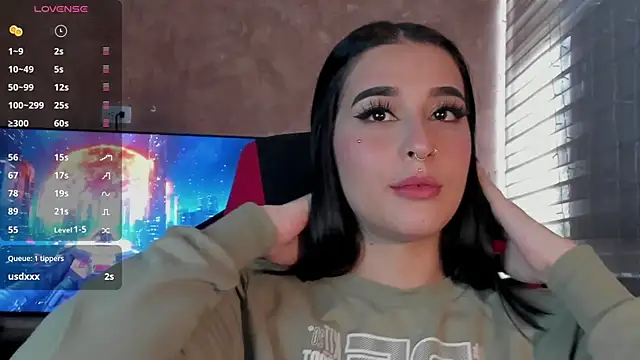 Snapshot of Charlotte_greys chatting on 01-28-25, 09:50 Charlotte greys online show from 01-28-25, 09:50