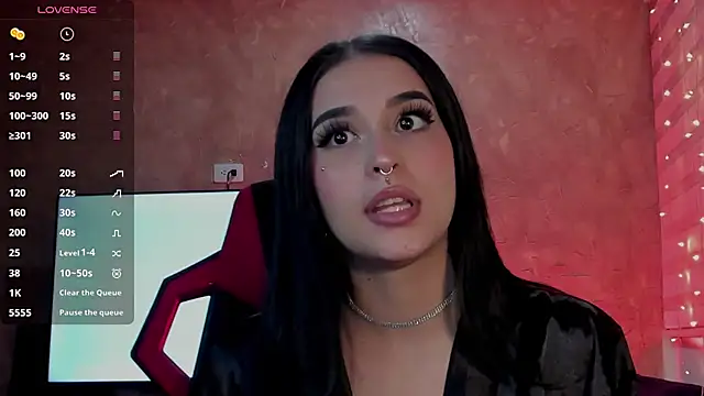 Snapshot of Charlotte_greys chatting on 02-15-25, 03:31 Charlotte greys online show from 02-15-25, 03:31