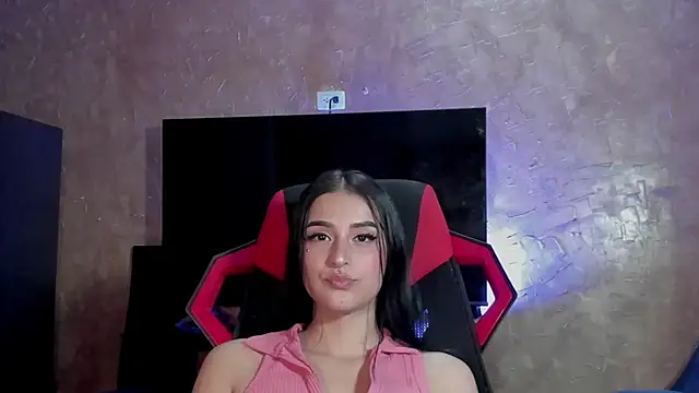 Snapshot of Charlotte_greys chatting on 02-24-25, 11:52 Charlotte greys online show from 02-24-25, 11:52