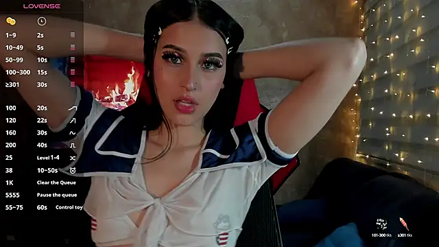 Snapshot of Charlotte_greys chatting on 03-07-25, 11:27 Charlotte greys online show from 03-07-25, 11:27