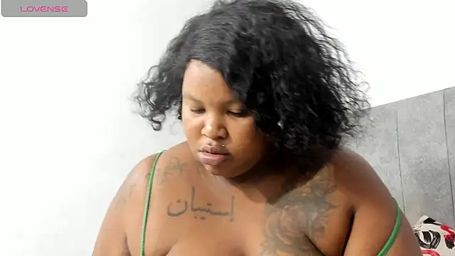 Snapshot of briyinabloom_ chatting on 01-17-25, 01:24 briyinabloom online show from 01-17-25, 01:24