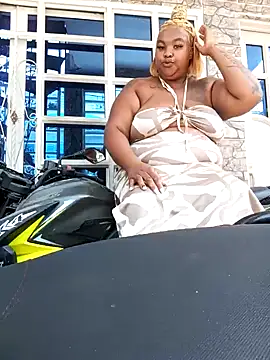 Snapshot of briyinabloom_ chatting on 01-29-25, 04:30 briyinabloom online show from 01-29-25, 04:30