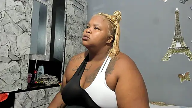 Snapshot of briyinabloom_ chatting on 02-07-25, 01:53 briyinabloom online show from 02-07-25, 01:53