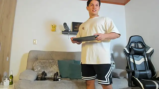 Snapshot of julian_wallace chatting on 11-06-25, 02:34 julian wallace online show from 11-06-25, 02:34