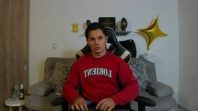 Snapshot of julian_wallace chatting on 11-17-25, 10:15 julian wallace online show from 11-17-25, 10:15