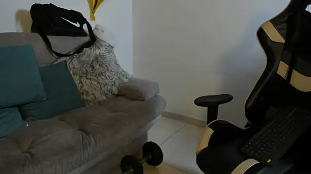 Snapshot of julian_wallace chatting on 11-23-25, 03:06 julian wallace online show from 11-23-25, 03:06