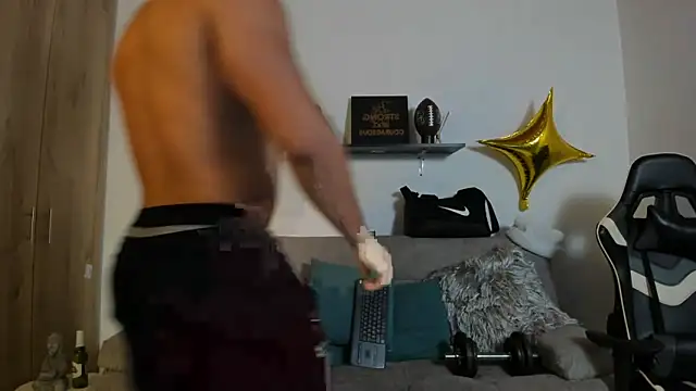 Snapshot of julian_wallace chatting on 11-23-25, 09:25 julian wallace online show from 11-23-25, 09:25